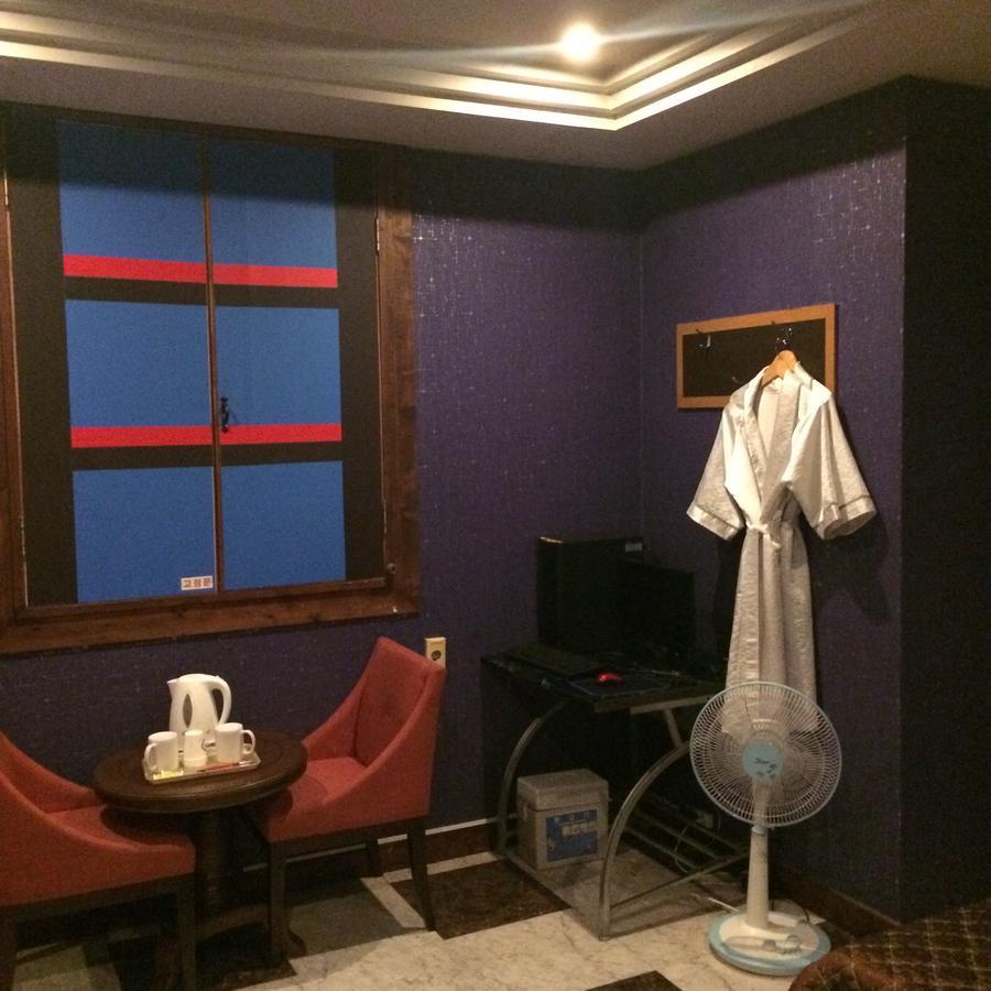 Romance Hotel Chungju Exterior foto