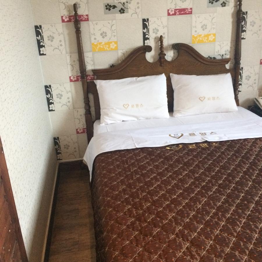 Romance Hotel Chungju Exterior foto