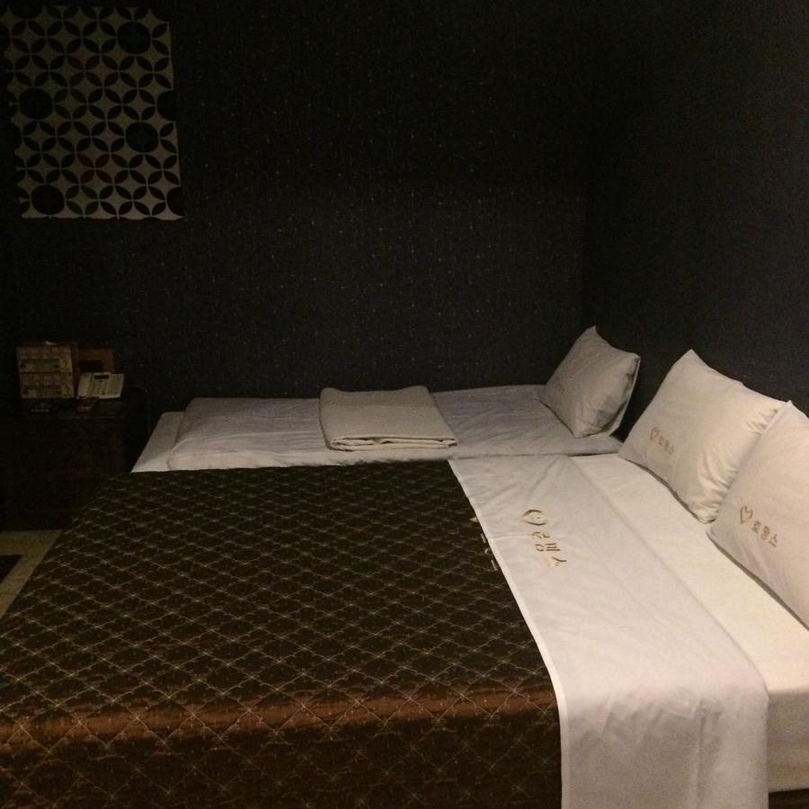 Romance Hotel Chungju Exterior foto